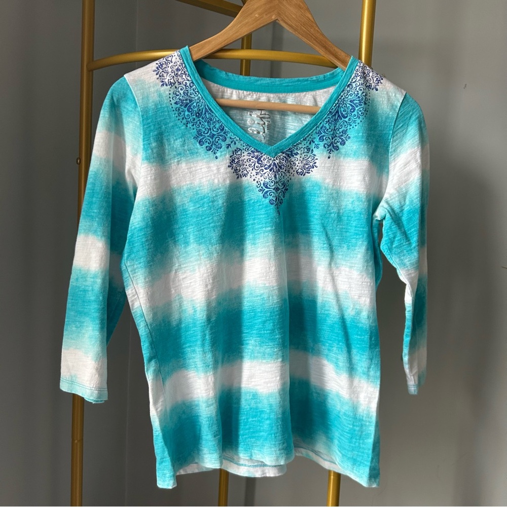 made for life Teal and White tie dye V-Neck Top with paisley print size Petite M